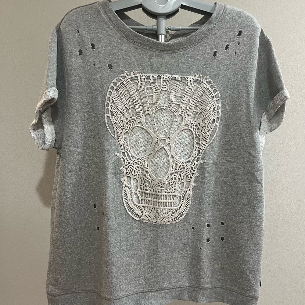 Seven 7Gray Skull Lace Detail Women's Top 
Size XL